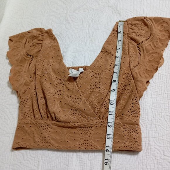 Urban Romantics Women Eyelet Flutter Sleeve Crop Top S Smocked Back Cottagecore - Picture 6 of 6